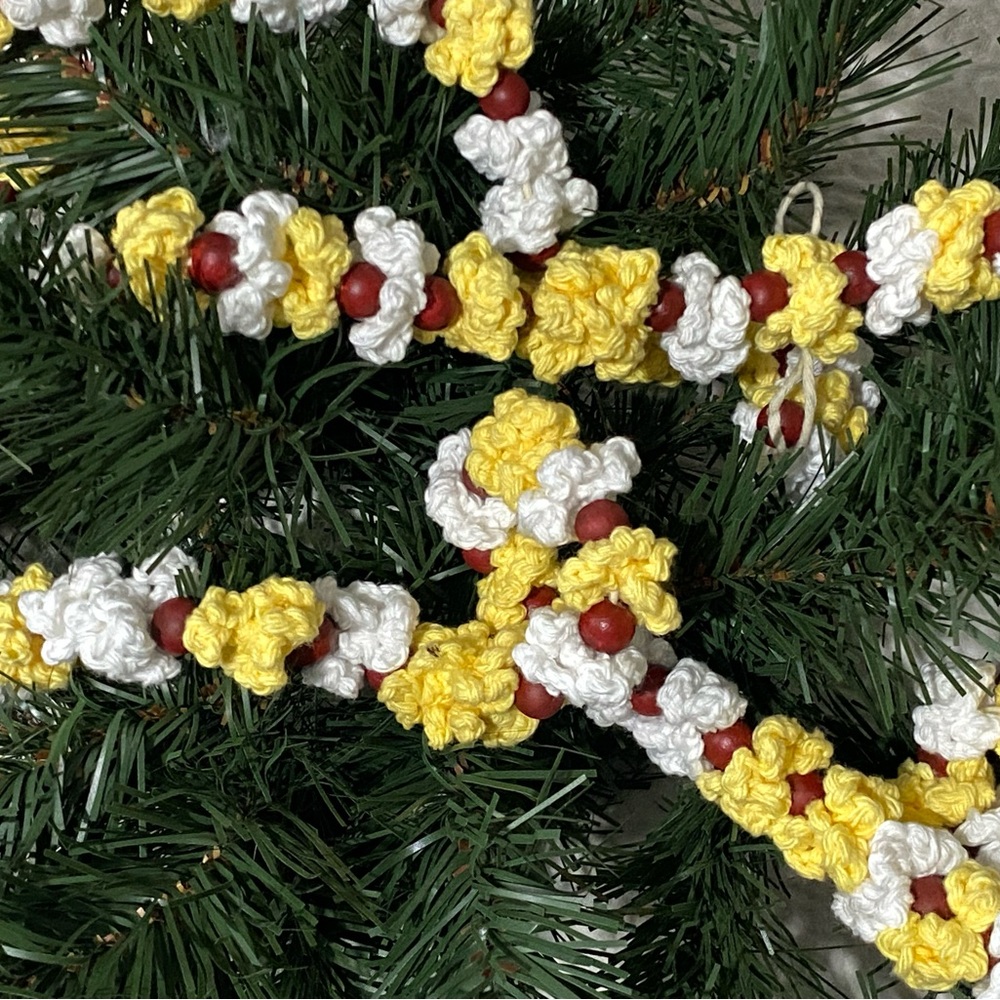 🎄Crocheted Popcorn Garland – 6ft Holiday Decor🎄